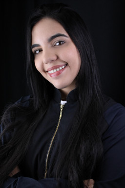 Dra. Yasmin Almeida